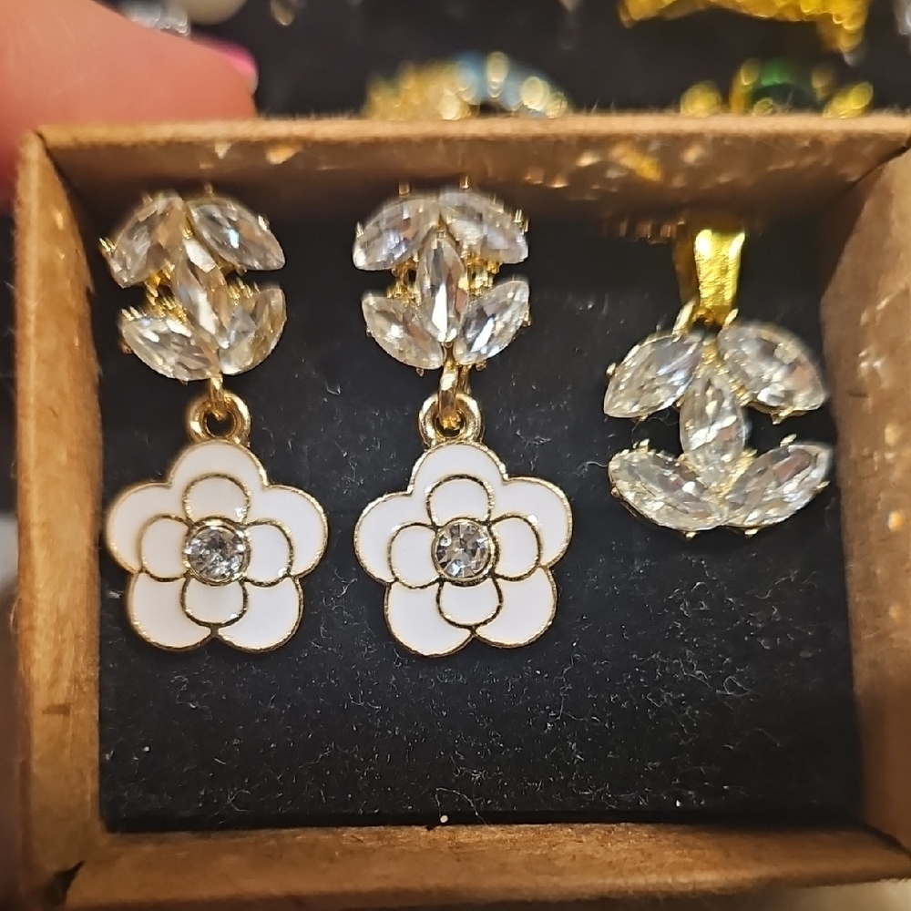 Fashion Gold Tone Crystal &  White Camellia Flower Dangly Earrings